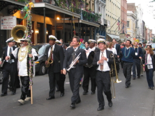 New Orleans Spice Brass Band - Parade - French Quarter New Orleans, LA - Hansen Music Productions, LLC https://www.NewOrleansJazz.com