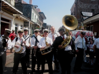 New Orleans Spice Brass Band - Parade - French Quarter New Orleans, LA - Hansen Music Productions, LLC https://www.NewOrleansJazz.com